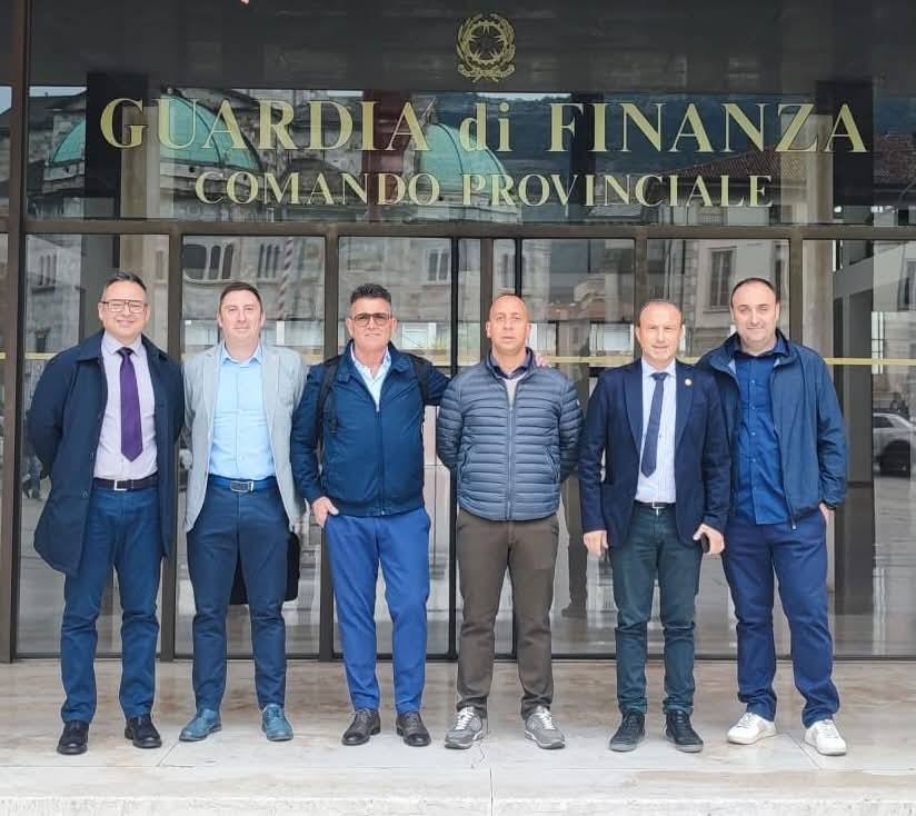 Usif in visita al Comando provinciale della Guardia di finanza e al reparto Aeronavale