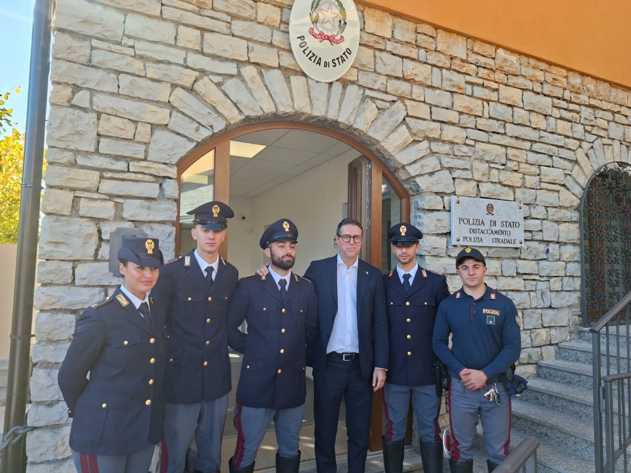 Taglio del nastro per il nuovo distaccamento di Polizia Stradale di Sala Comacina