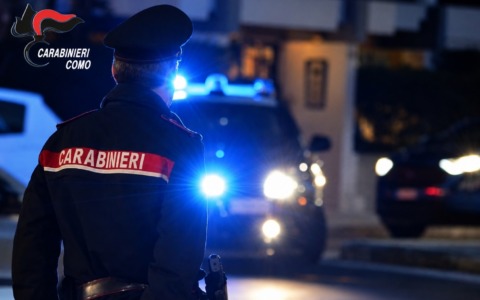 Alla guida senza patente, fugge all’alt dei Carabinieri: raggiunto e denunciato
