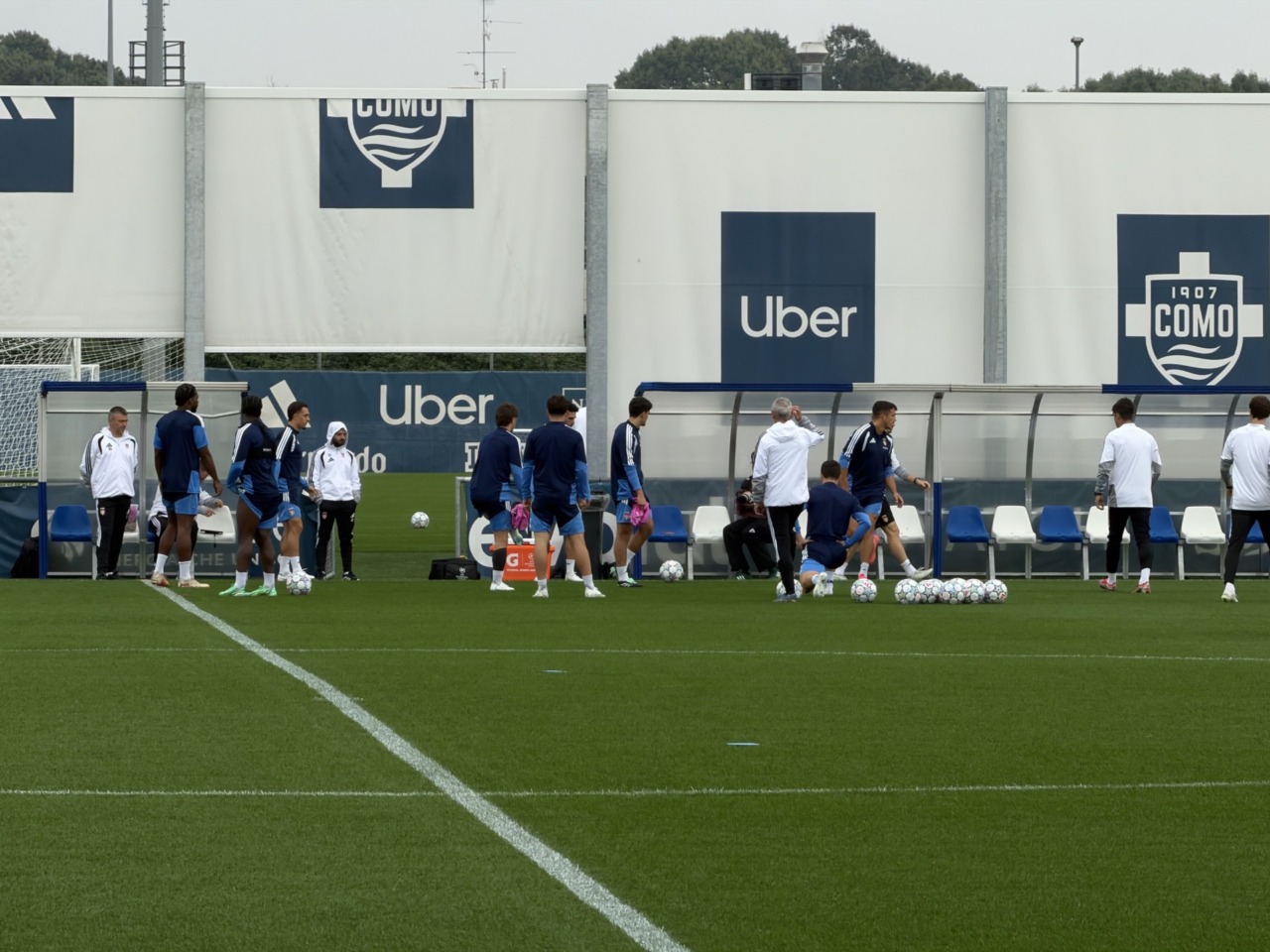 Vigilia di Champions, Como-Man United: allenamento a porte aperte a Mozzate