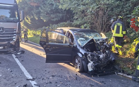 Scontro tra auto e camion, un ferito portato in ospedale
