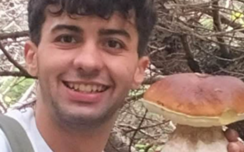 Ragazzo trova un porcino di oltre un kg