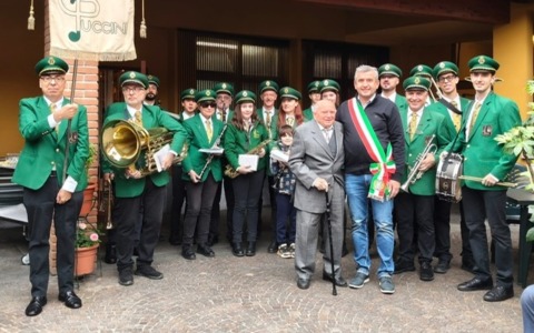 Cermenate festeggia i 100 anni di Cesare Visconti