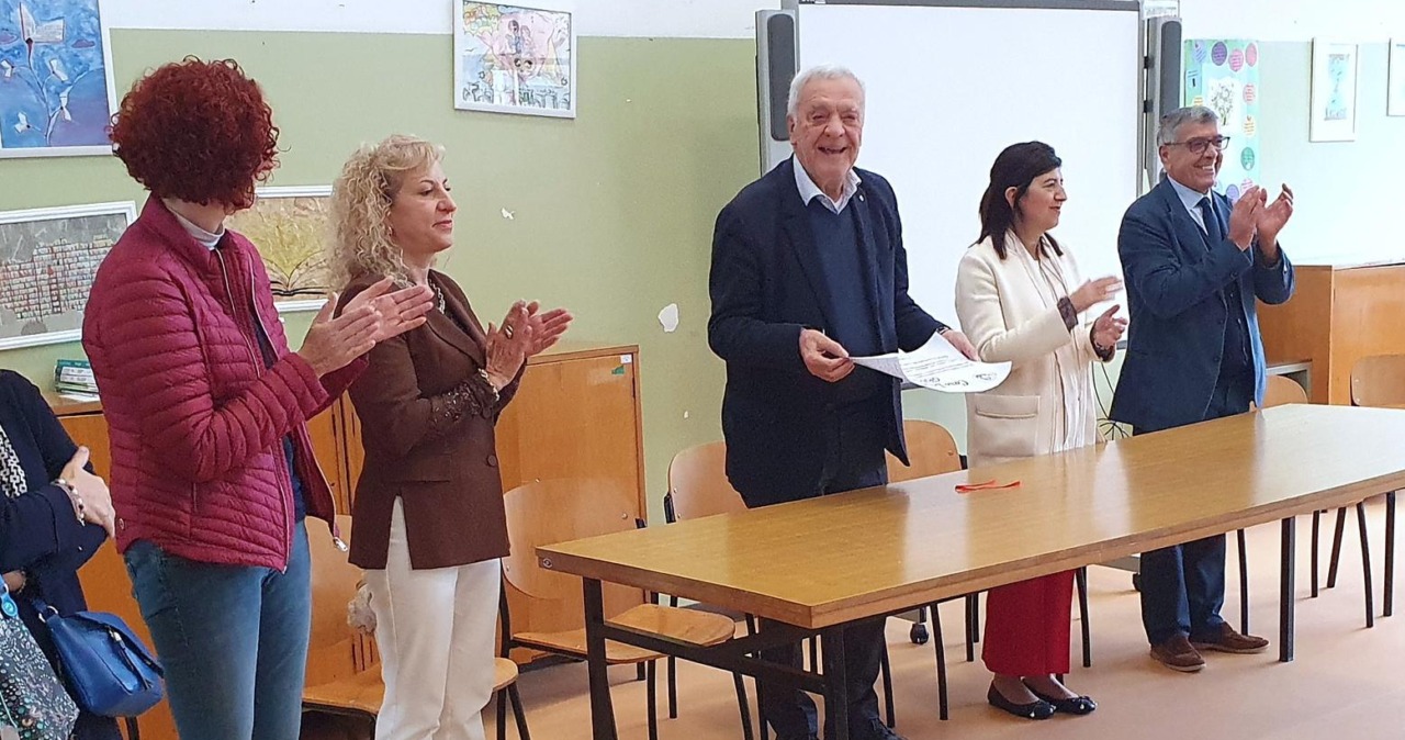 Due nuovi monitor interattivi per la secondaria grazie alla donazione di Bcc Brianza e Laghi