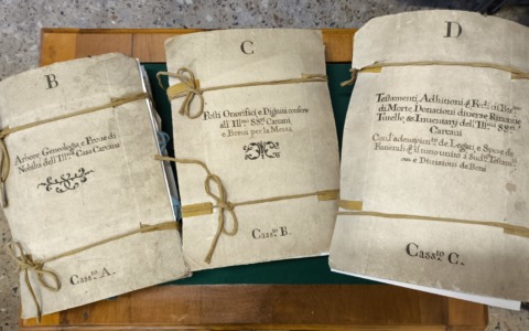 Villa Carcano: si riordina lo sconfinato archivio storico. E per un giorno apre al pubblico